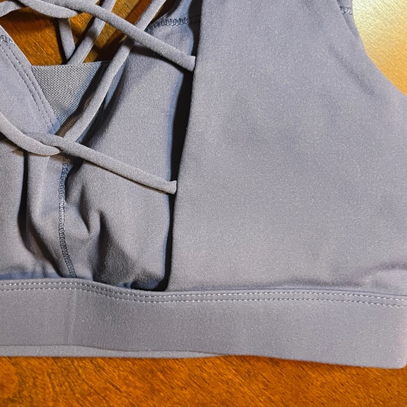 NWT J. ING Activewear Cross Front Strappy Sports Bra Size Large - Picture 9 of 16